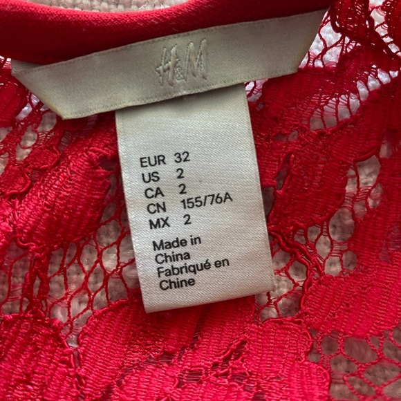 H&M Sleeveless Blouse Top Red Colour with Lace Details Back Zipper Sz 2 - Picture 4 of 6